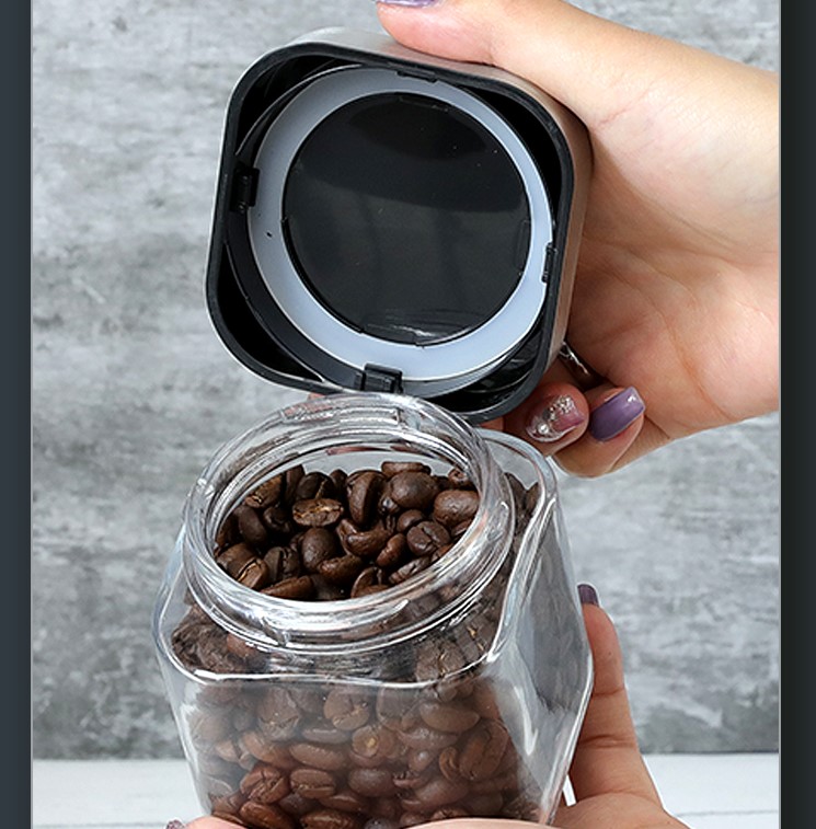 Mini Rubik's cube shape glass bottle with one-piece lid