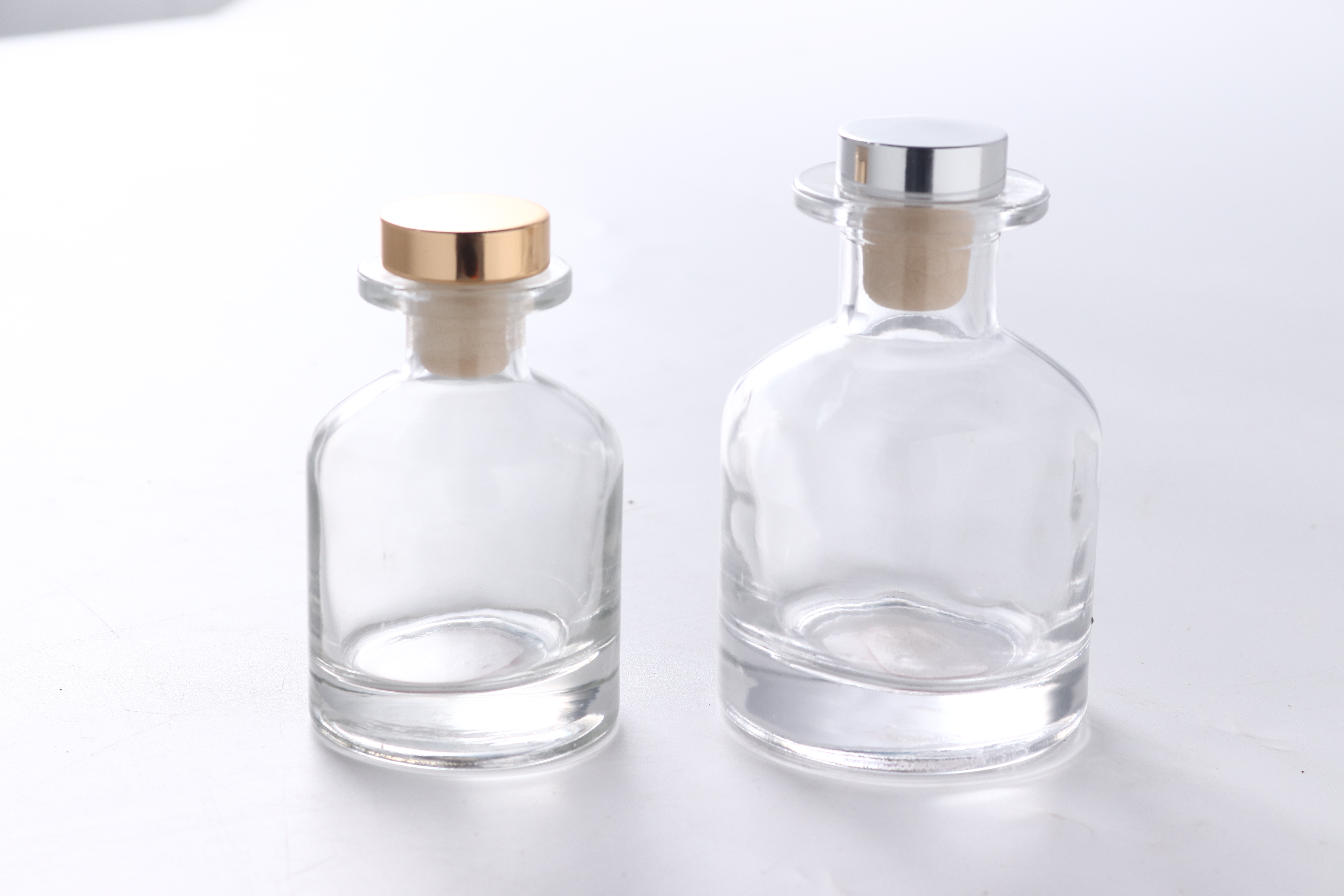 100ml Cylindrical Shape Narrow Mouthed Diffuser Glass Bottle with Lid