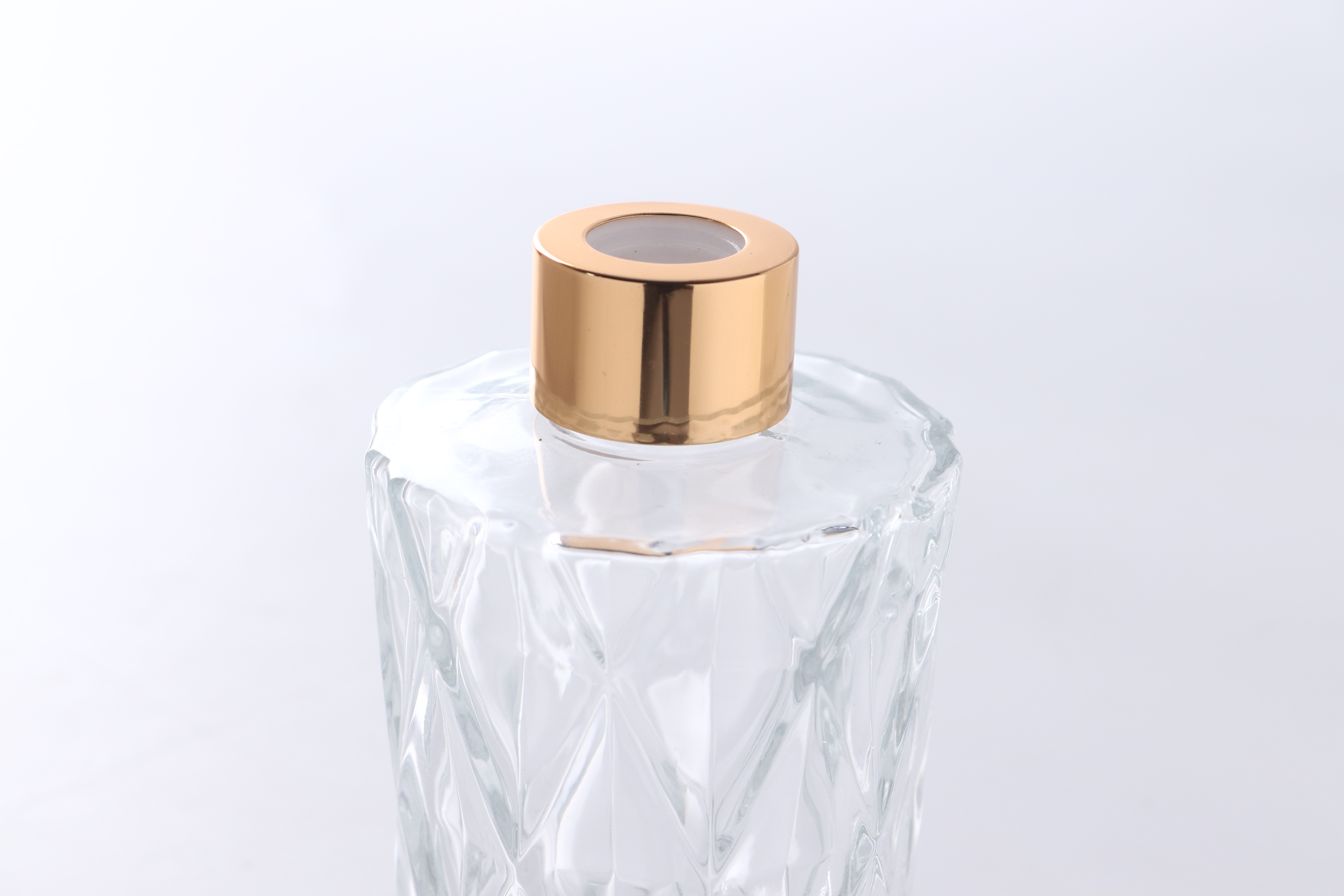 Rhombus Shape Diffuser Glass Bottle with Lid