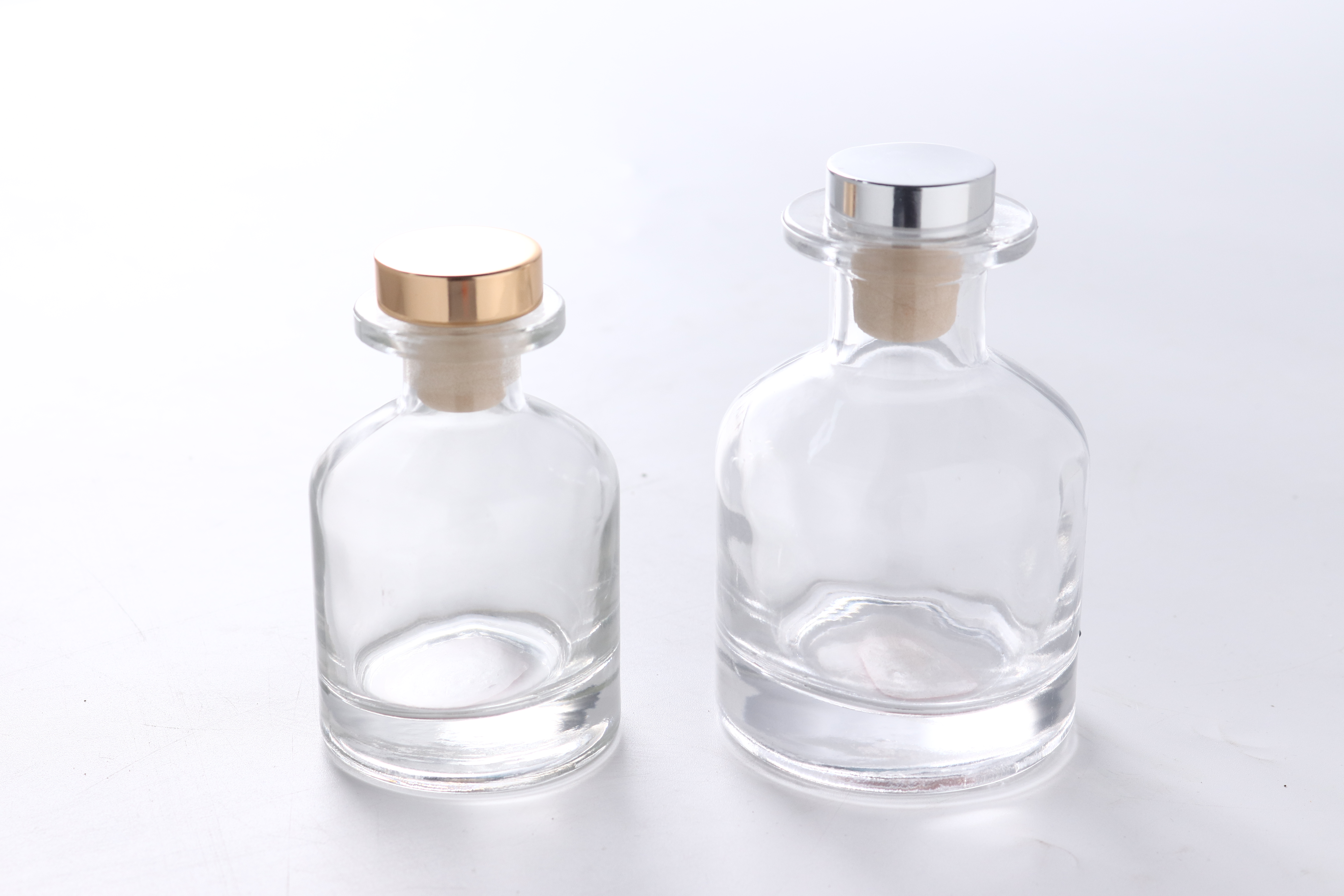 100ml Cylindrical Shape Narrow Mouthed Diffuser Glass Bottle with Lid