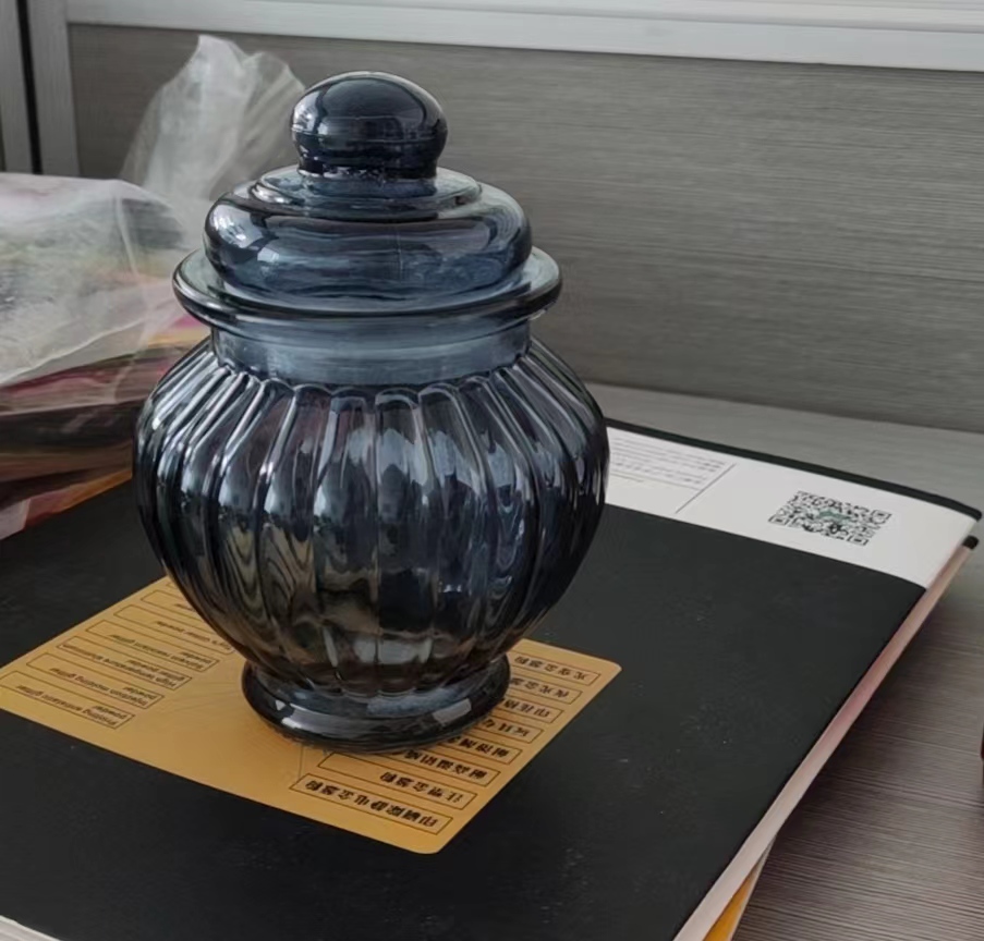 Lantern Shape Candle Glass Jar with Lid Can Spray Color 